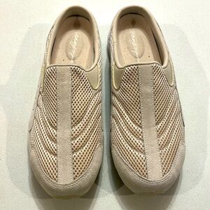 Easy Spirit Traveltime Clogs NWOT